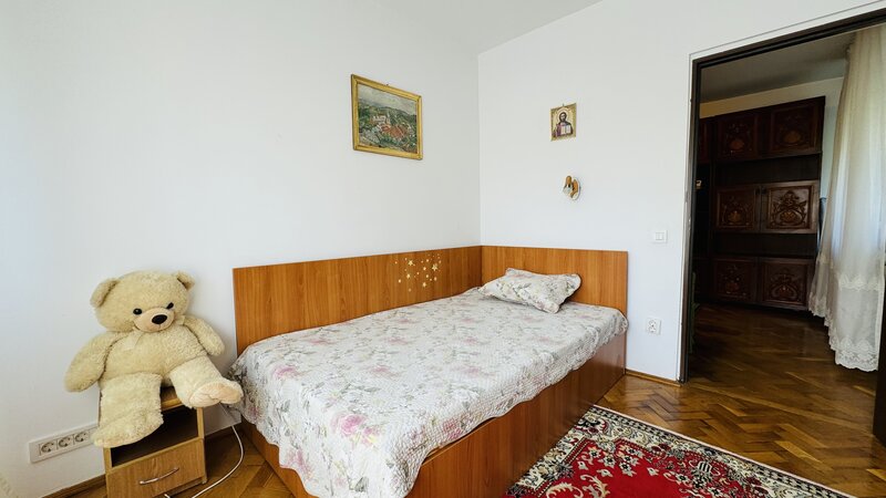 Parcul Tineretului, Str. Costache Stamate,Vacaresti, loc parcare, centrala